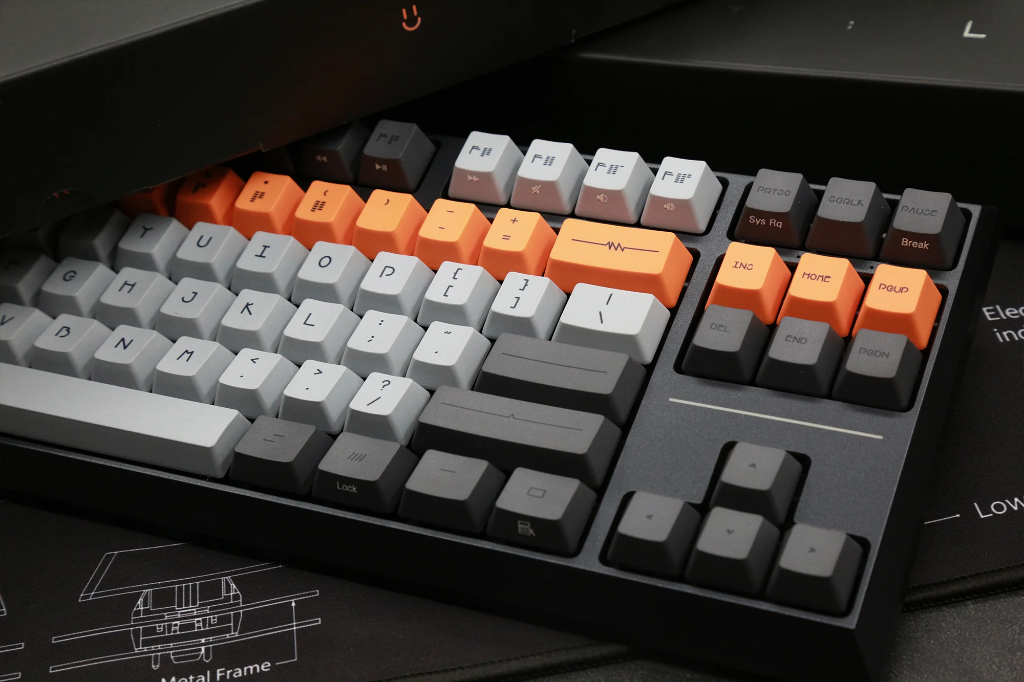 Varmilo Cliff Bot Lie TKL Triple Mode Bluetooth / Wireless Mechanical Keyboard - Image 7