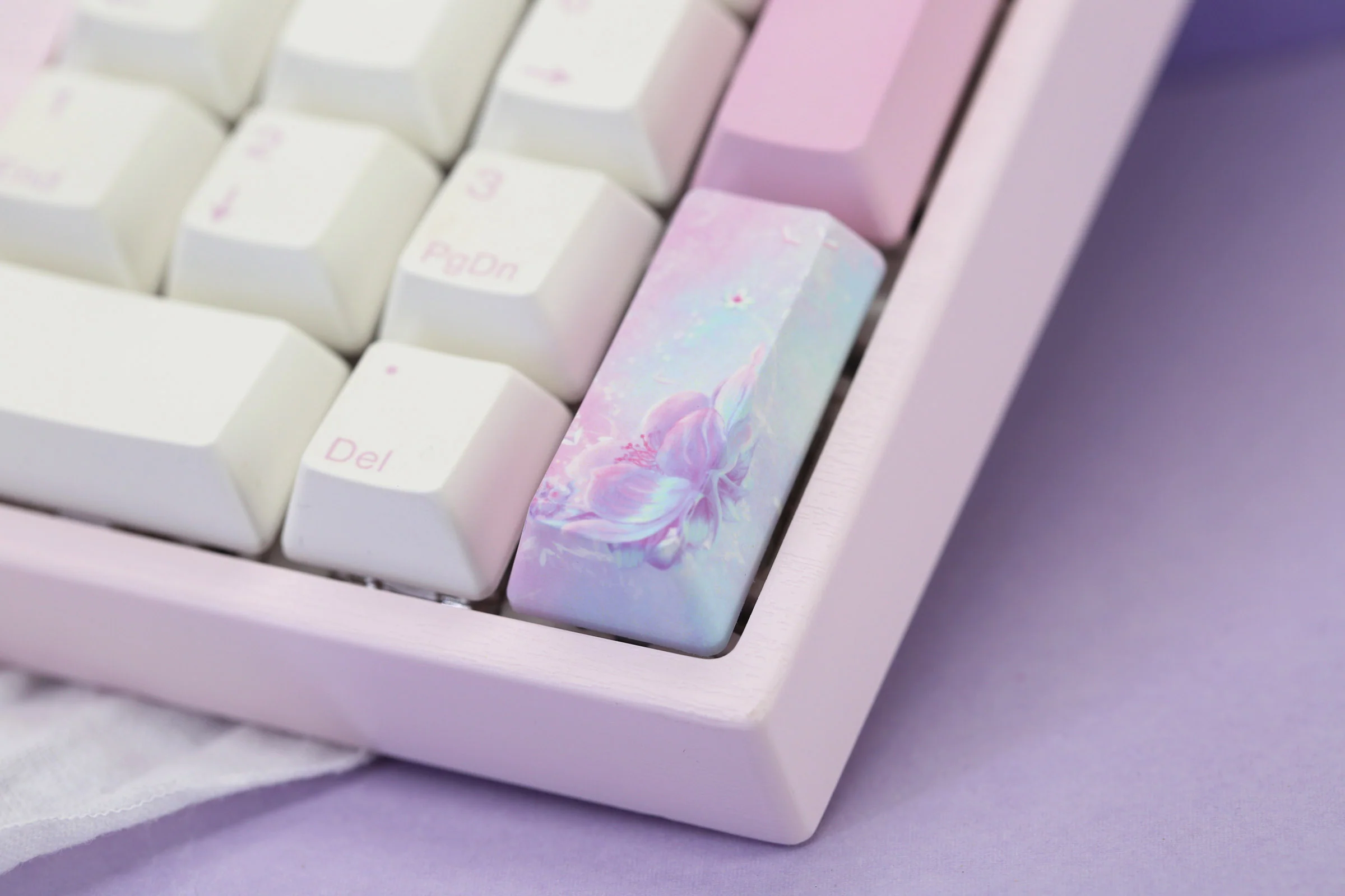 Varmilo MA Series V2 Dreams on Board White LED EC Mechanical Keyboard - Image 4